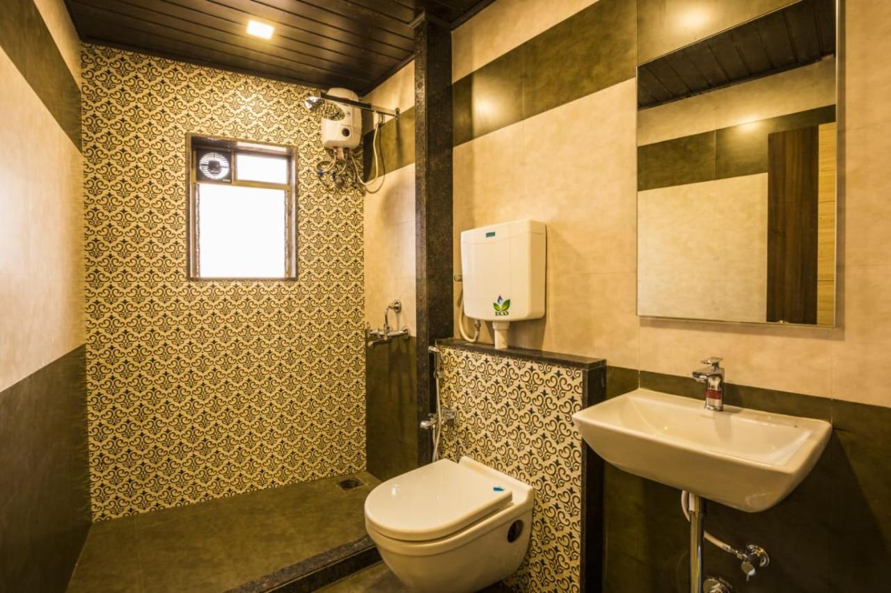 Hotel Golden Crown Βομβάη Εξωτερικό φωτογραφία
