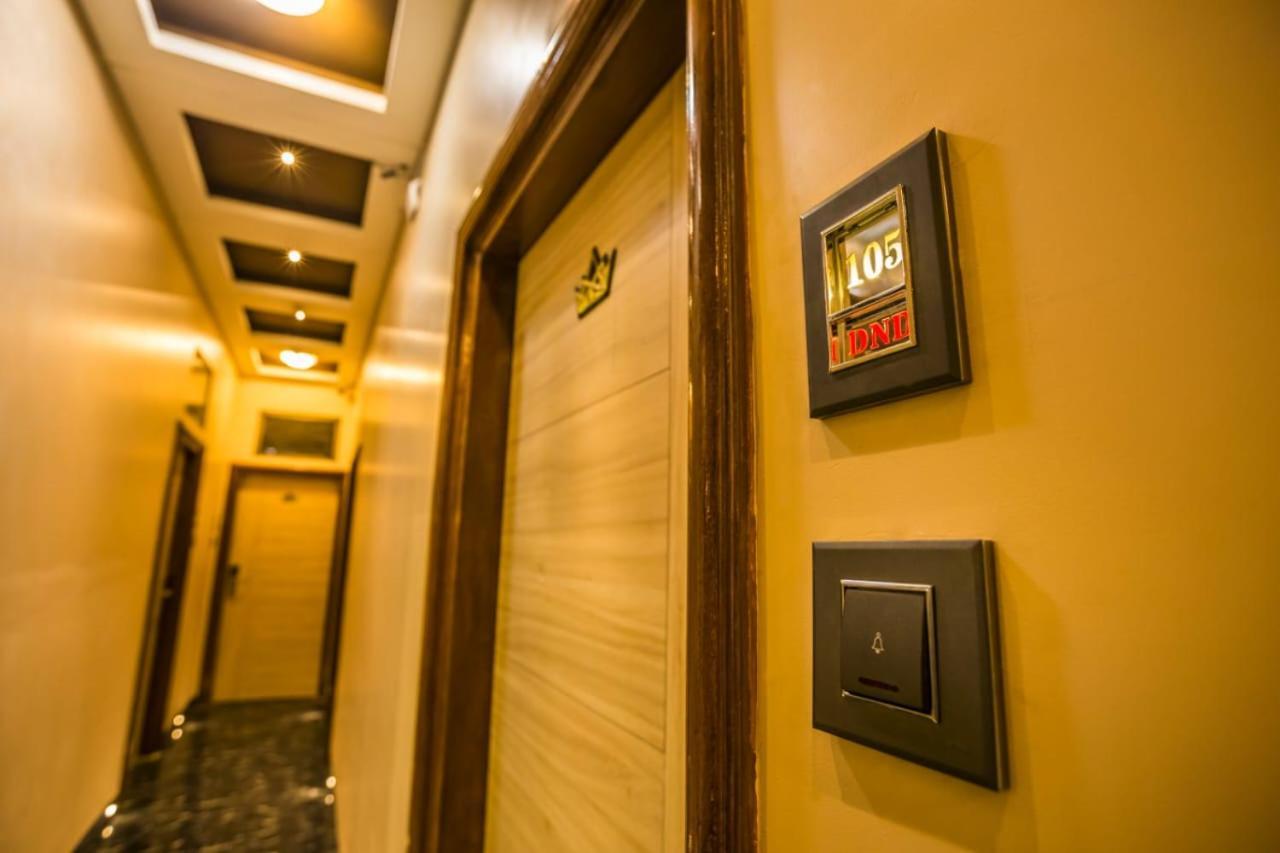 Hotel Golden Crown Βομβάη Εξωτερικό φωτογραφία