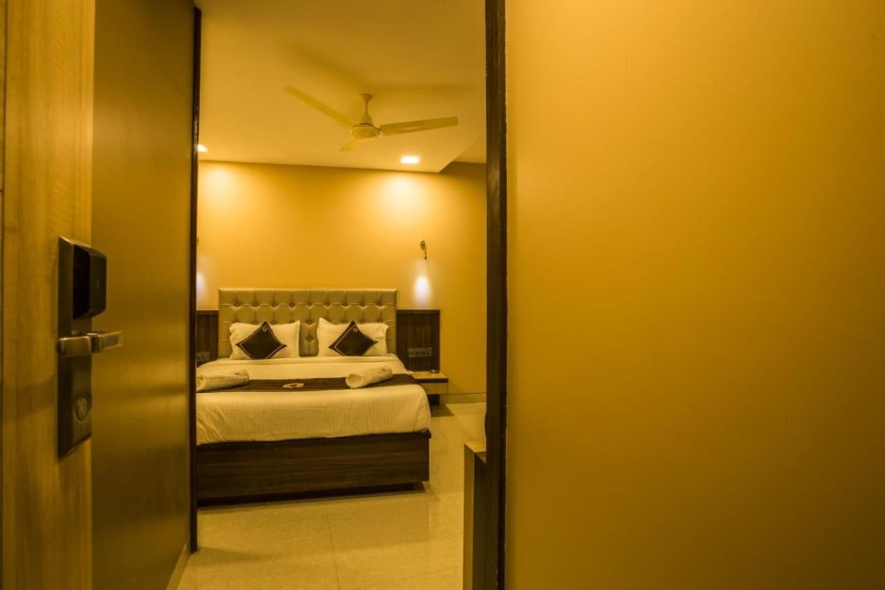 Hotel Golden Crown Βομβάη Εξωτερικό φωτογραφία